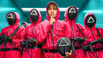 I Learned Extreme Camouflage To Escape Squid Game! Preview